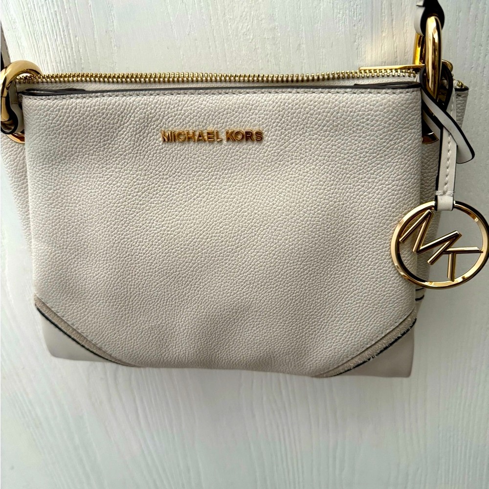 Michael Kors crossbody and wallet - Picture 3 of 10